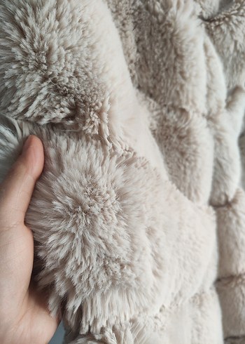 Kürk Detaylı Bej Kadın Yelek - Görsel 4