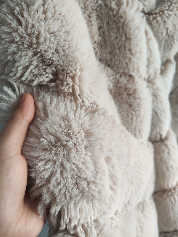 Kürk Detaylı Bej Kadın Yelek - Görsel 4