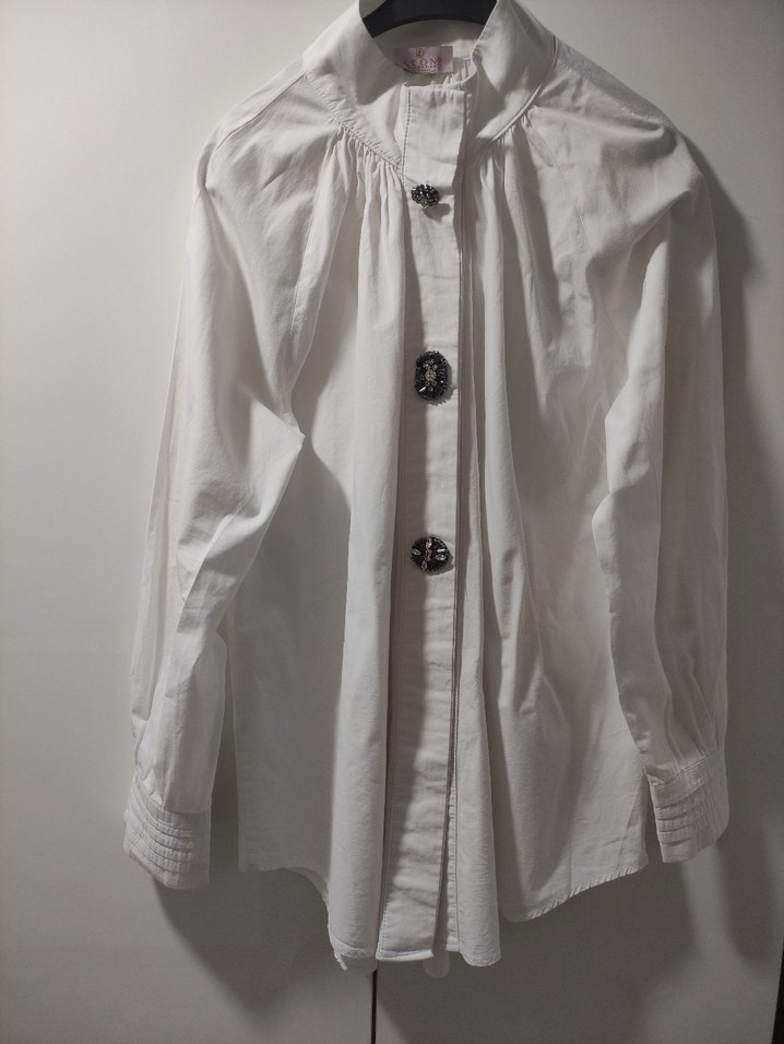 Düğmeli Beyaz  Kadın Gömlek - Görsel 2