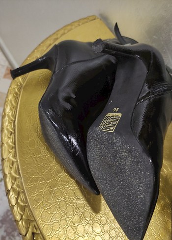 Parlak Siyah rugan  Kemerli Topuklu Bot - Görsel 6