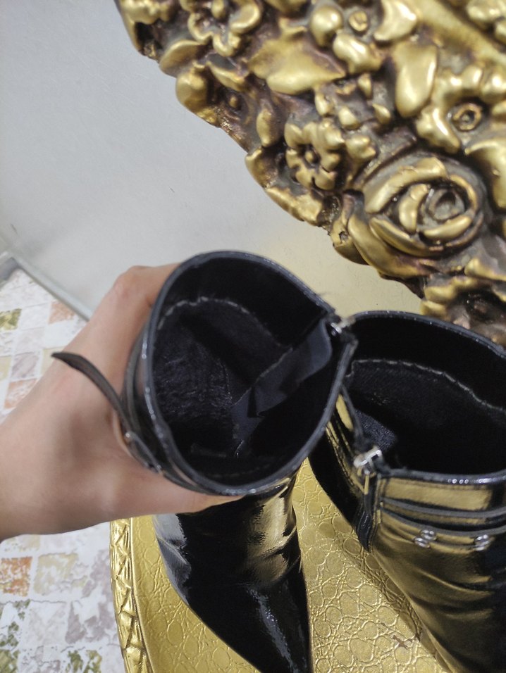 Parlak Siyah rugan  Kemerli Topuklu Bot - Görsel 4