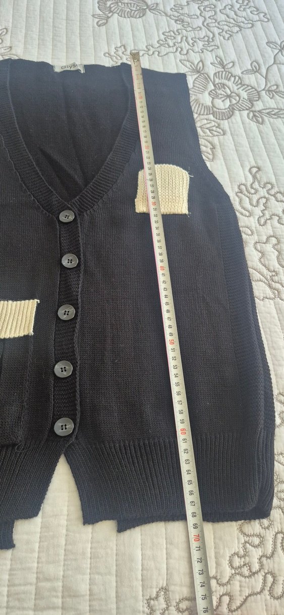 Düğmeli Siyah Triko Kadın Yelek - Görsel 3