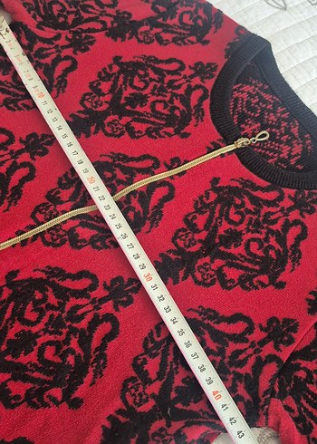 Kırmızı Desenli Fermuarlı Kadın Kazak - Görsel 2