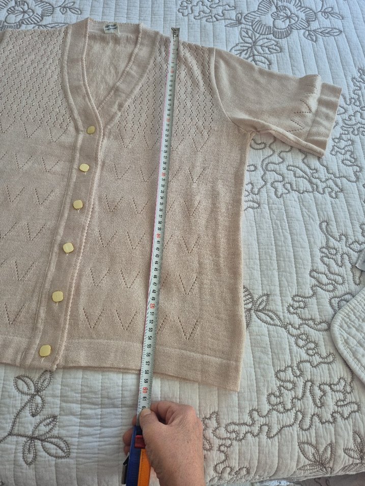 Bej Kısa Kollu V Yaka Örgü Hırka - Görsel 3