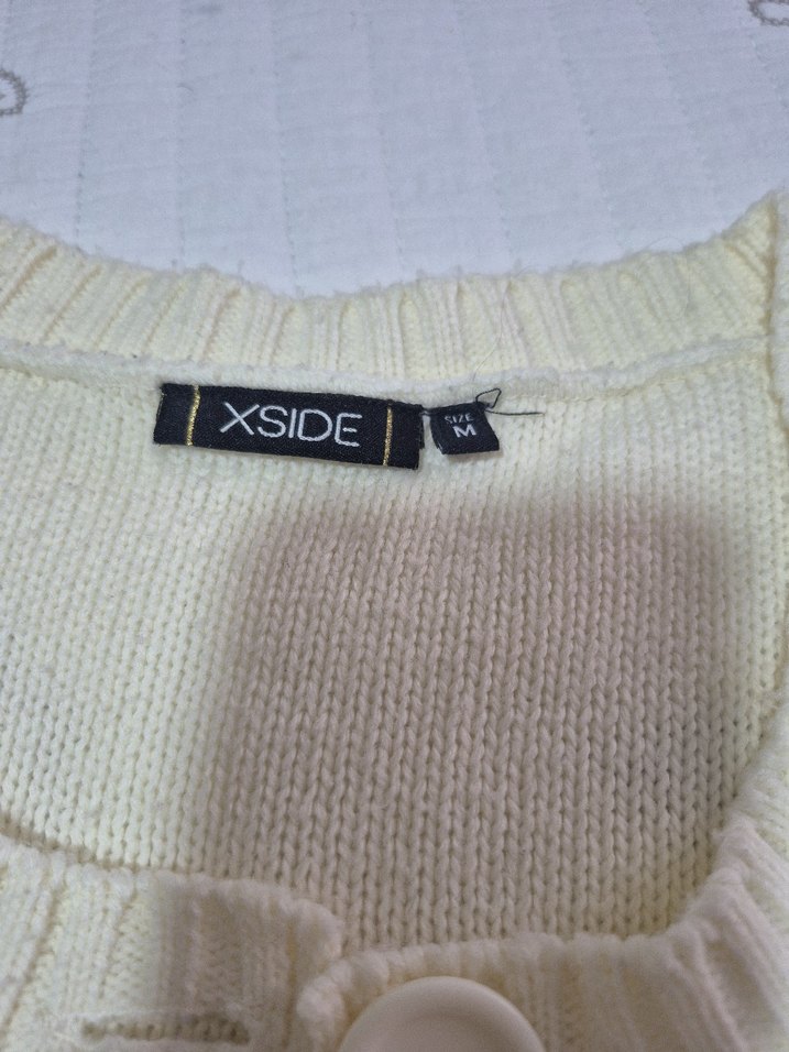 Kız Çocuk Beyaz Örgü Kolsuz Hırka - Görsel 2