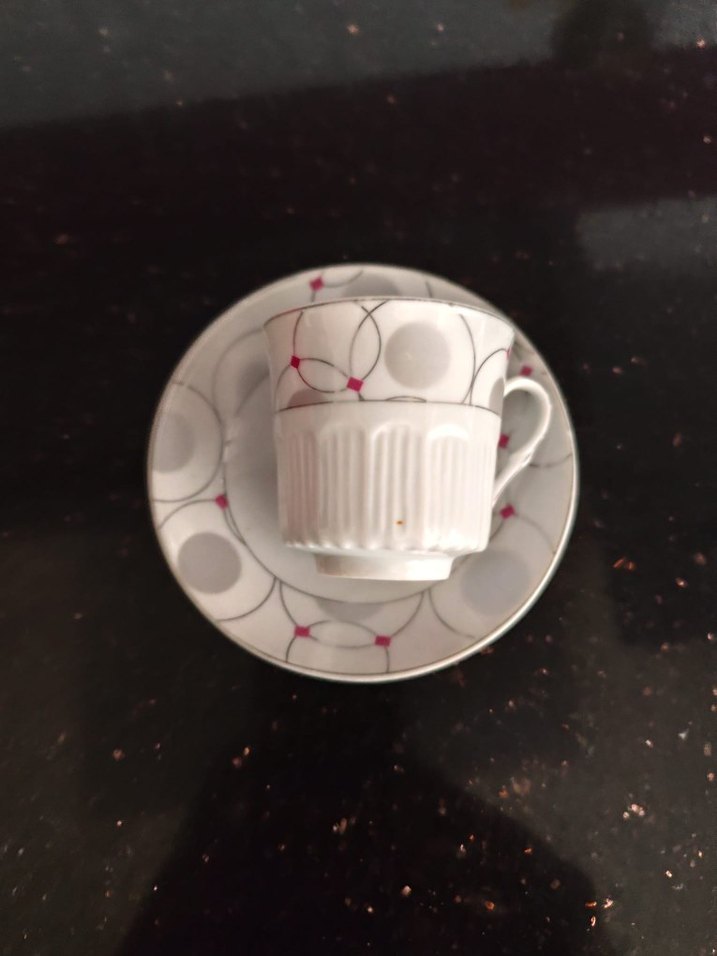 Gri Desenli Beyaz Kahve Fincanı ve Tabağı - Görsel 4