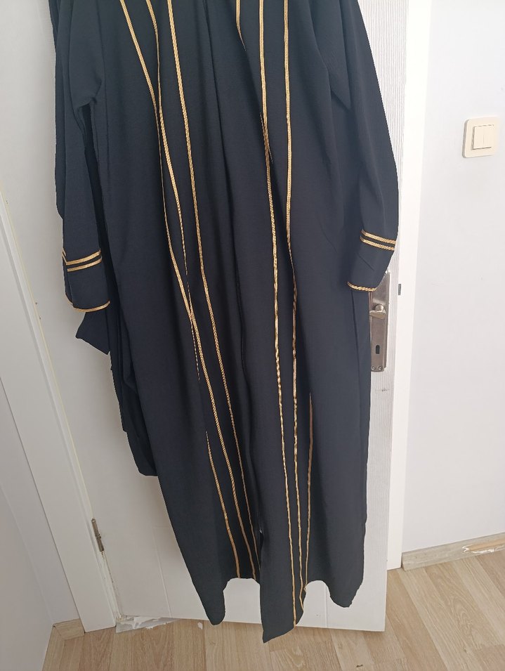 Siyah Nakışlı Uzun Kollu Mezuniyet Elbisesi - Görsel 3