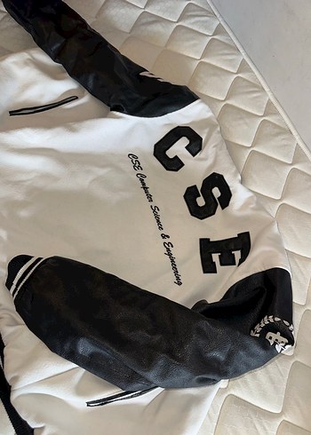 Beyaz Siyah Uzun Kollu Spor CSE Ceket kolları ve yazılar deri