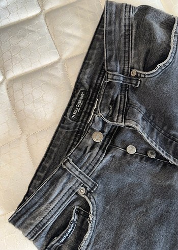 Gri Düğmeli Loose Fit Midi Denim şort