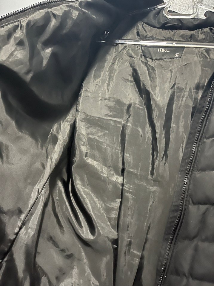 Siyah Kadın Montu - Görsel 4