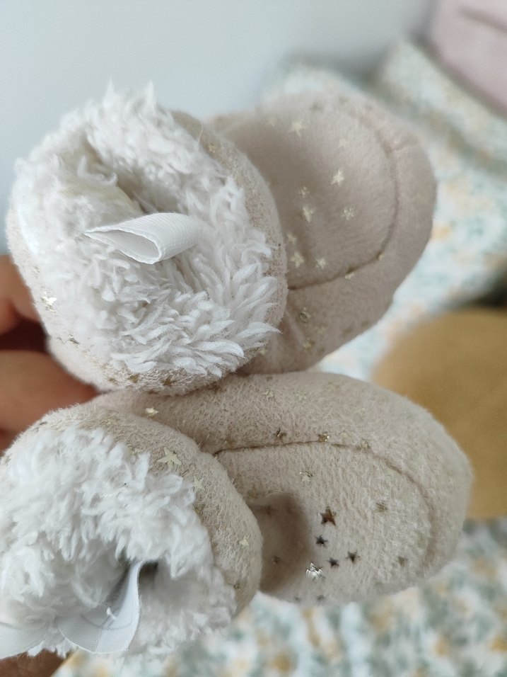 Kız Çocuk Beyaz Nakışlı Sıcak Ev Terliği - Görsel 4