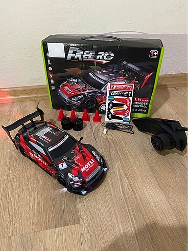 1/14 boyutunca kumandalı oyuncak araba
