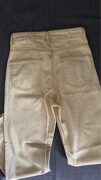 26 Beden Yüksek Bel Mom Jean Soft Sarı