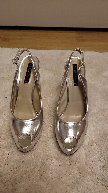 Platformlu gümüş rengi topuklu ayakkabı 