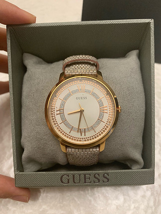Guess Guess kol saati