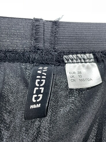 38 Beden siyah Renk H&M Midi Etek %70 İndirimli.
