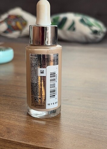 Beden Maybelline skin tint fondöten 03