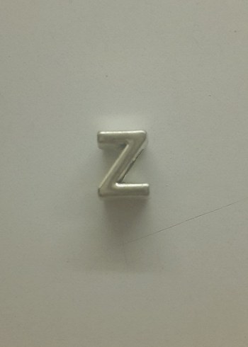 Beden Z Harfli pandora charm