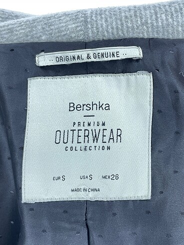 s Beden çeşitli Renk Bershka Mont %70 İndirimli.