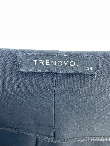 34 Beden siyah Renk Trendyol & Milla Kumaş Pantolon %70 İndirimli.