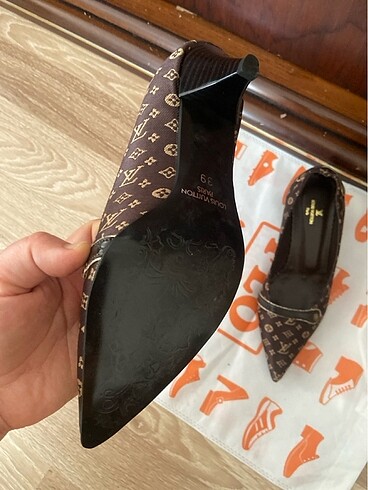 Louis Vuitton Klasik stiletto ayakkabı