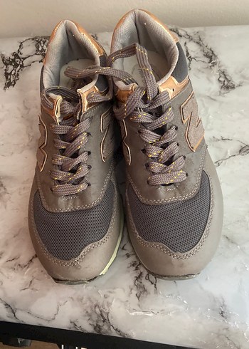 New Balance Sıfır spor ayakkabısı