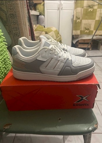 Gri Bağcıklı Kadın Spor Ayakkabı