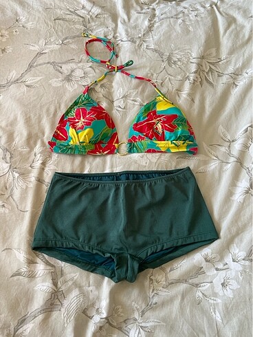 Sıfır bikini takım