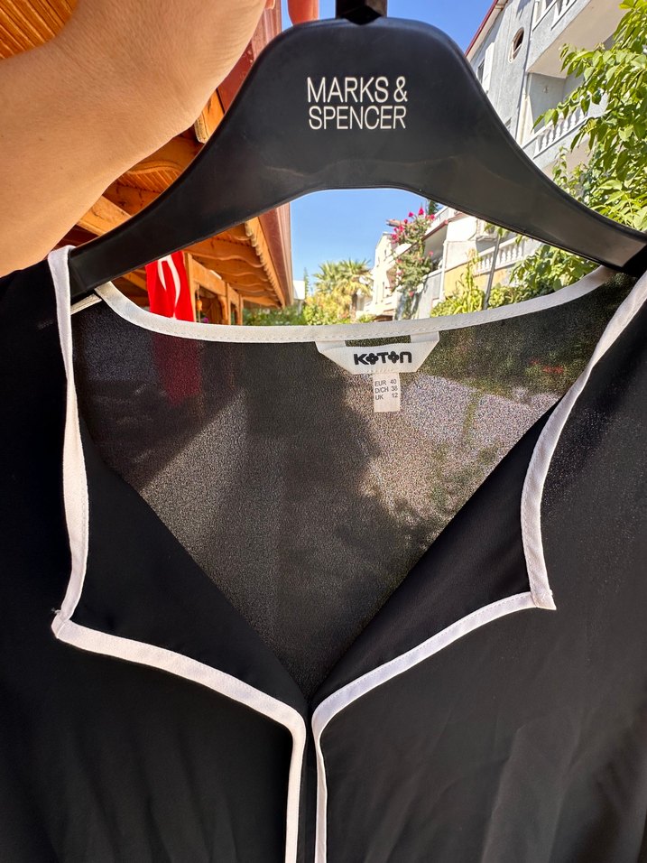 Siyah V Yaka Uzun Kollu Salaş Bluz - Görsel 3