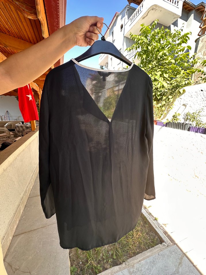 Siyah V Yaka Uzun Kollu Salaş Bluz - Görsel 2