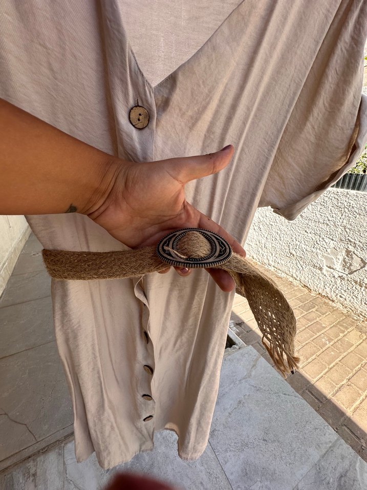 V Yaka Kısa Kollu Bej Keten Mini Elbise - Görsel 5