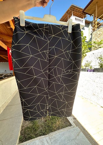 Diğer Drapeli Siyah Desenli Midi Kalem Etek