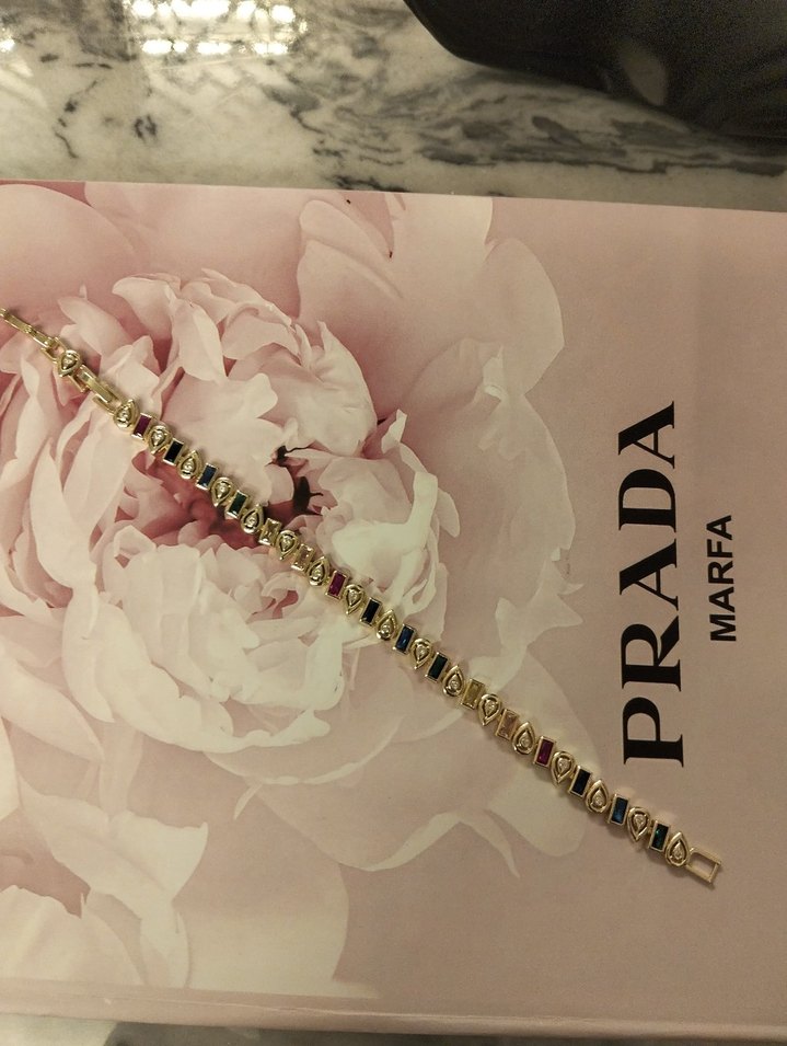 Zincir Detaylı Altın Renkli Kadın Bileklik - Görsel 4