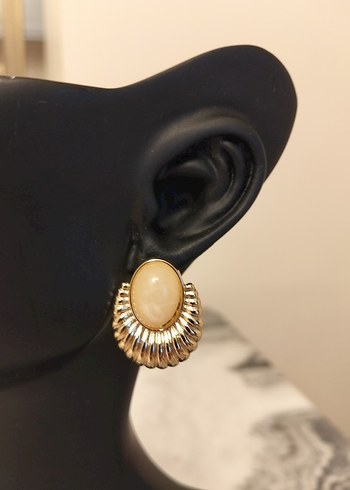 Krem Renkli Pilili Mini Küpe - Görsel 2