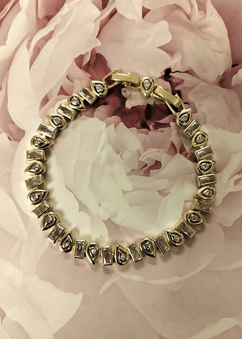 Zincir Detaylı Parlak Altın Bileklik - Görsel 5