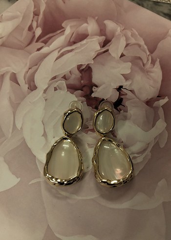 Şeffaf Bej Mini Küpeler - Görsel 5