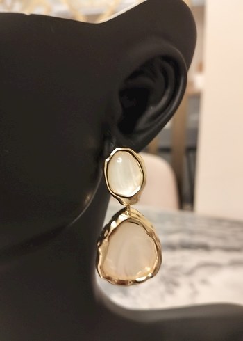 Şeffaf Bej Mini Küpeler - Görsel 2