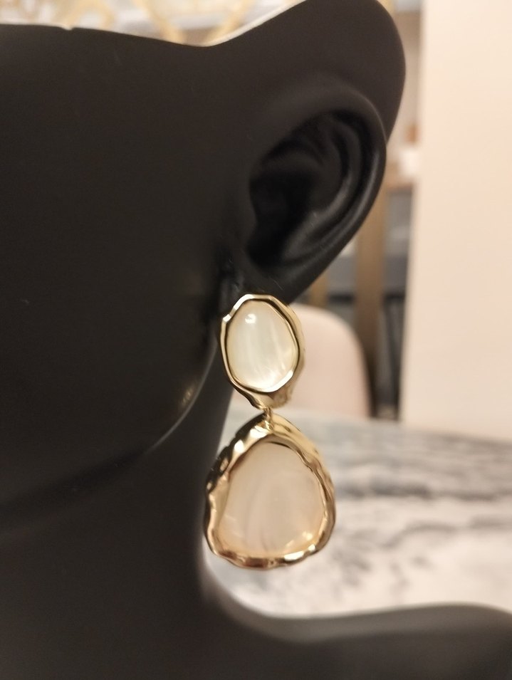 Şeffaf Bej Mini Küpeler - Görsel 2