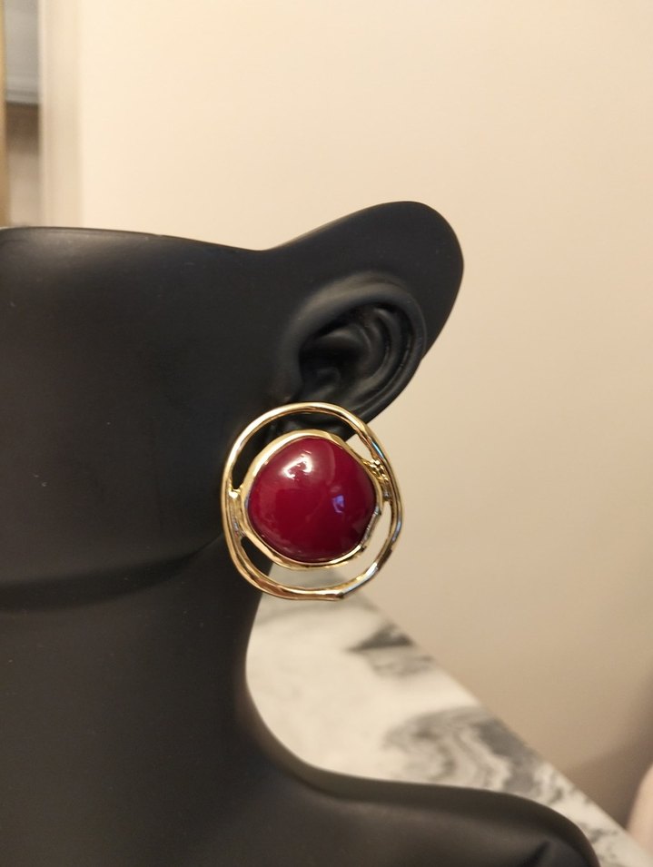 Kırmızı Mini Düğmeli Küpe - Görsel 2