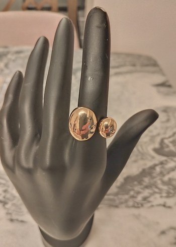 Minimalist Düğmeli Altın Kadın Yüzük - Görsel 3