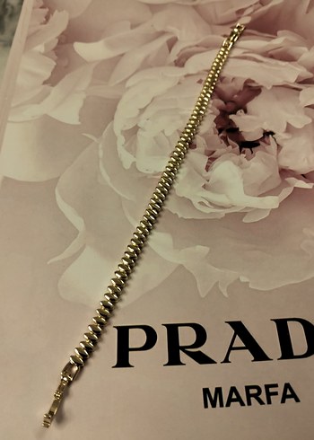 Zincir Detaylı Altın Renk Minimalist Bileklik - Görsel 3