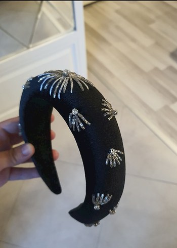  Beden siyah Renk Boncuk İşlemeli Siyah Gotik Taç