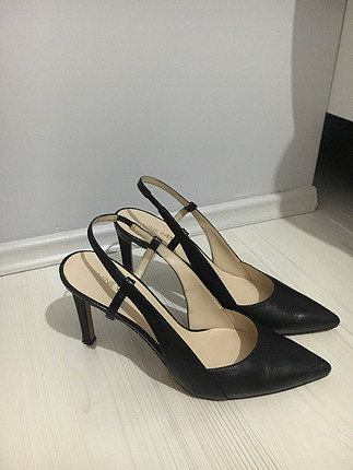 Topuk detaylı stiletto
