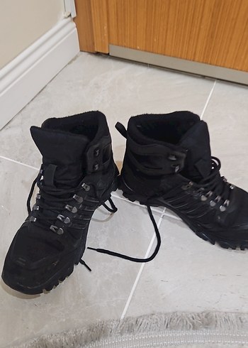 Siyah Bağcıklı Erkek Goth Bot - Görsel 3