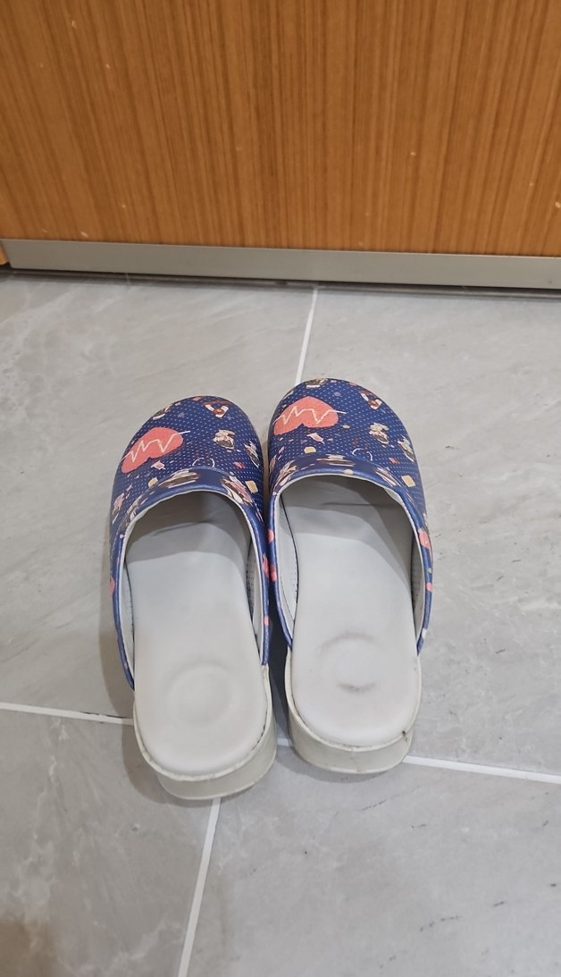 Renkli Baskılı Kadın doktor hemsire terligi - Görsel 3