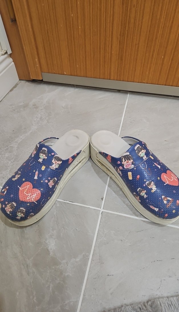 Renkli Baskılı Kadın doktor hemsire terligi - Görsel 4