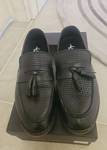 Siyah Yılan Derisi Desenli Püsküllü Klasik Erkek Ayakkabı - Görsel 4