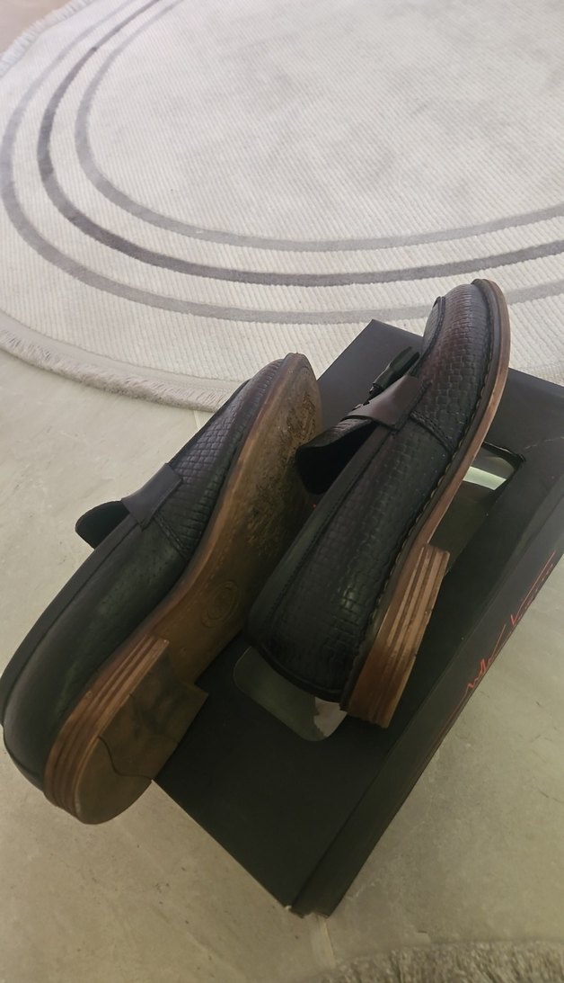 Siyah Yılan Derisi Desenli Püsküllü Klasik Erkek Ayakkabı - Görsel 3