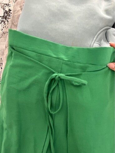 Diğer yırtmaçlı pantolon