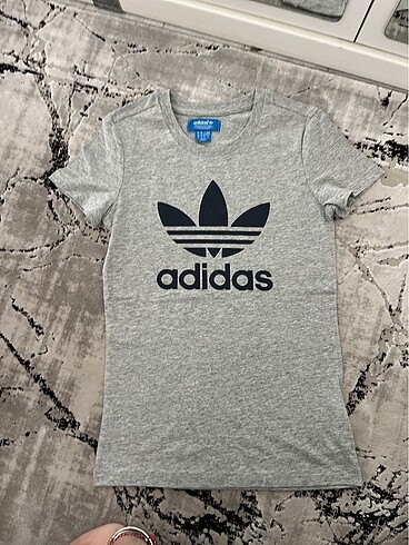 Adidas tişört